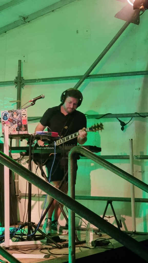 Felix; Live; Partyband; Coverband; Kanal im Feuerzauber; Berching;
Herrschaftszeiten; Partyband; Coverband; Stimmungsband; Hochzeitsband; Feiern; Altmühltal